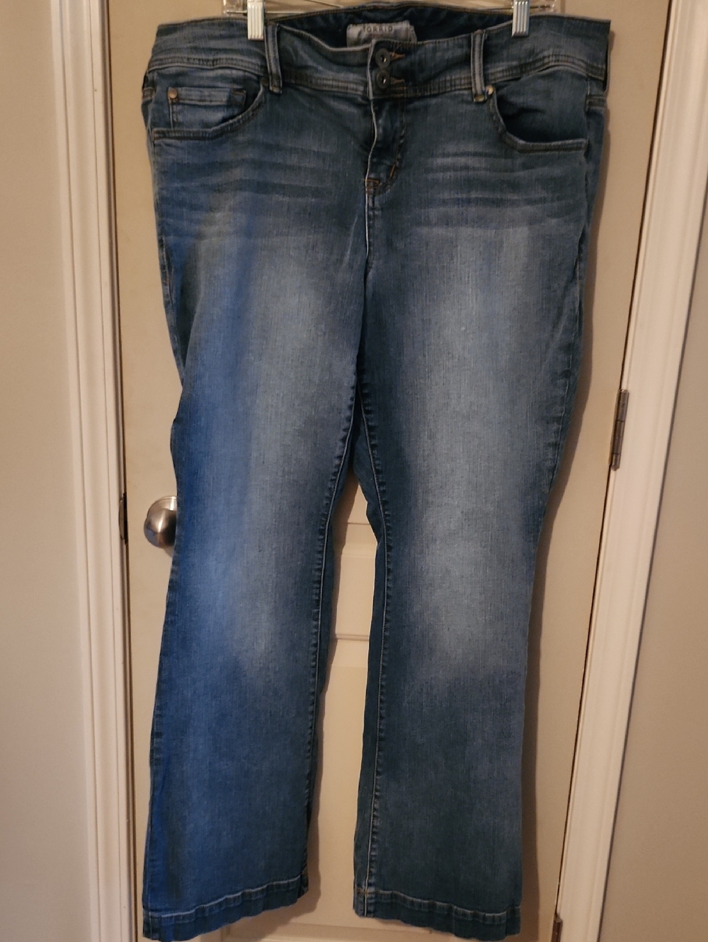 Classic Women's Blue Jeans - Flare Fit